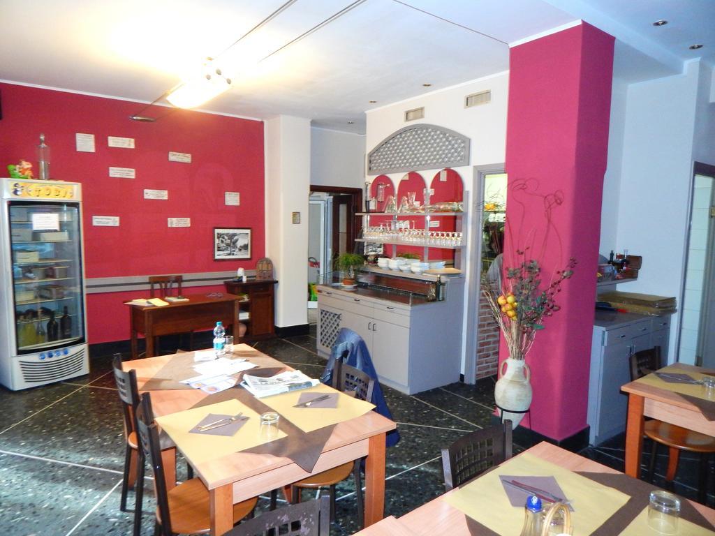 Albergo Torino Albenga Exterior foto