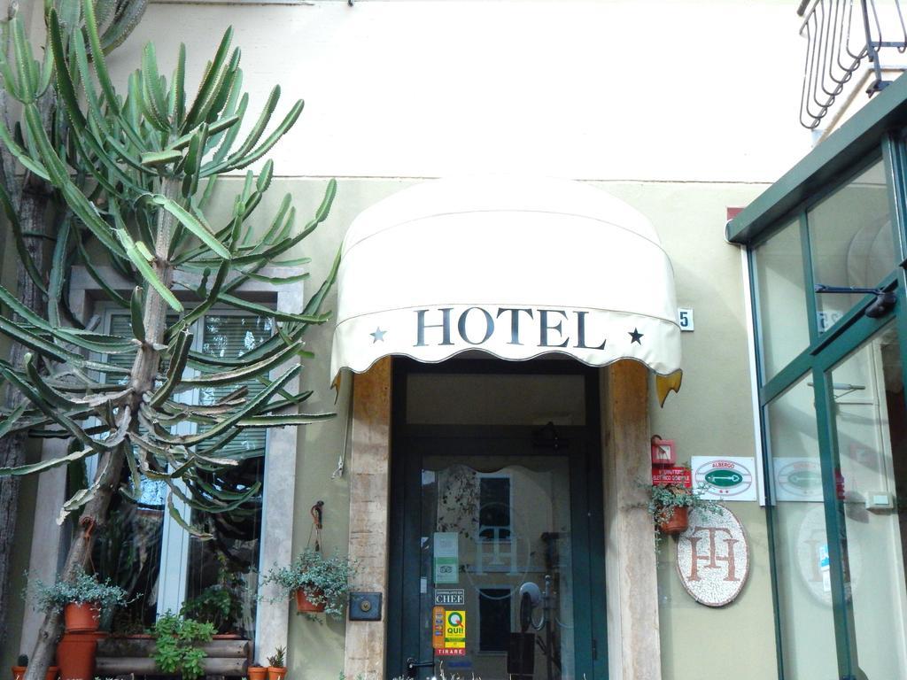 Albergo Torino Albenga Exterior foto